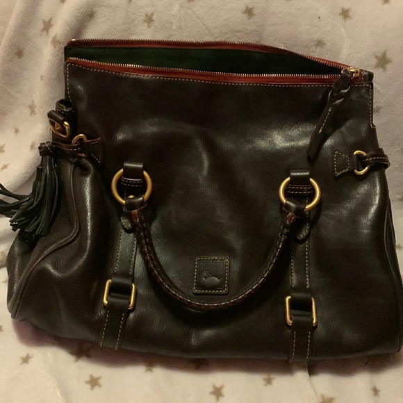 Dooney & Bourke tote very few flaws great condition - Picture 1 of 4